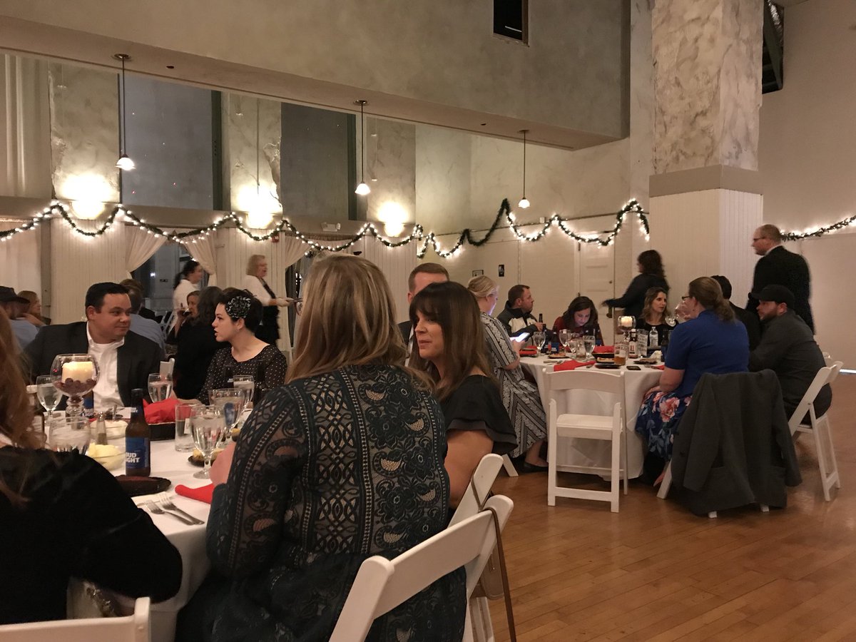 YLCSquared's tweet photo. Excited to be at the @YoungLeaders_LC banquet tonight! #YLLC #YLC https://t.co/JYwjOMMpgC