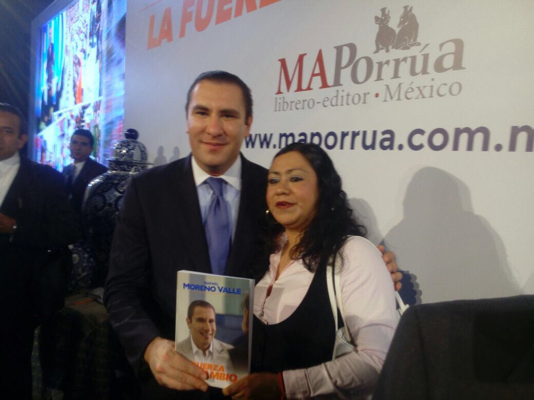 ChiautlaConRMV's tweet photo. El libro #FuerzaDelCambio contiene el origen, preparación académica, profesional y resultados de Gobierno en Puebla de @RafaMorenoValle https://t.co/QlWeCXdgmZ
