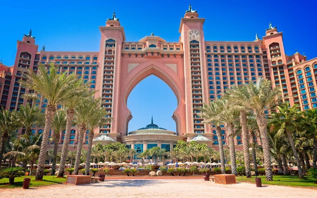 infoblazeme's tweet photo. These Are the Most #PopularHotels on Instagram in 2017 https://t.co/8ONJI4Il3p @ATLANTIS #Dubai #DynamicDubai @marinabaysands #Singapore #SEAsia https://t.co/4obQnOLZ9O