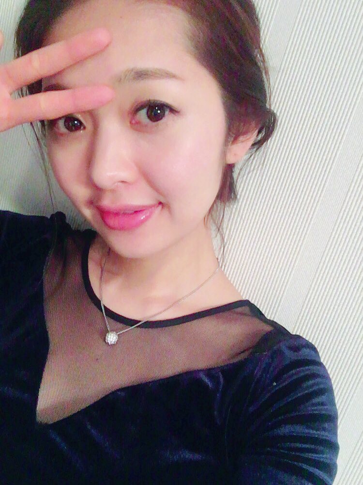 FukaKamika's tweet photo. おはよう💋先日eyebrow眉ケアしていただきました💋眉が綺麗になるとメイクしやすくなるっ!
『インスタ投稿』見て予約いただくと、30パーオフになるよ!プロフィールリンクからインスタ飛べます💋
今日も寒いね〜☃️素敵な日を過ごしてね✨✨
#眉専門店 #pr #bienn #表参道 #美 https://t.co/QSeGqB5hLv