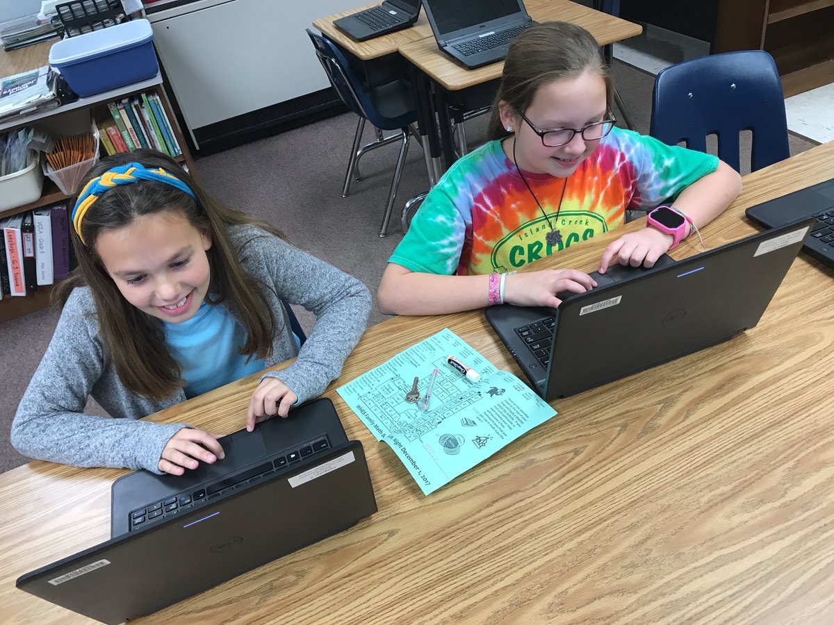 woodleyhillses's tweet photo. Calculation stationโs lookin like a lotta fun at the computer games station ๐ฅ๐ฅ๐๐ #WHESFamilyMathNight https://t.co/cL1g8ScvkT