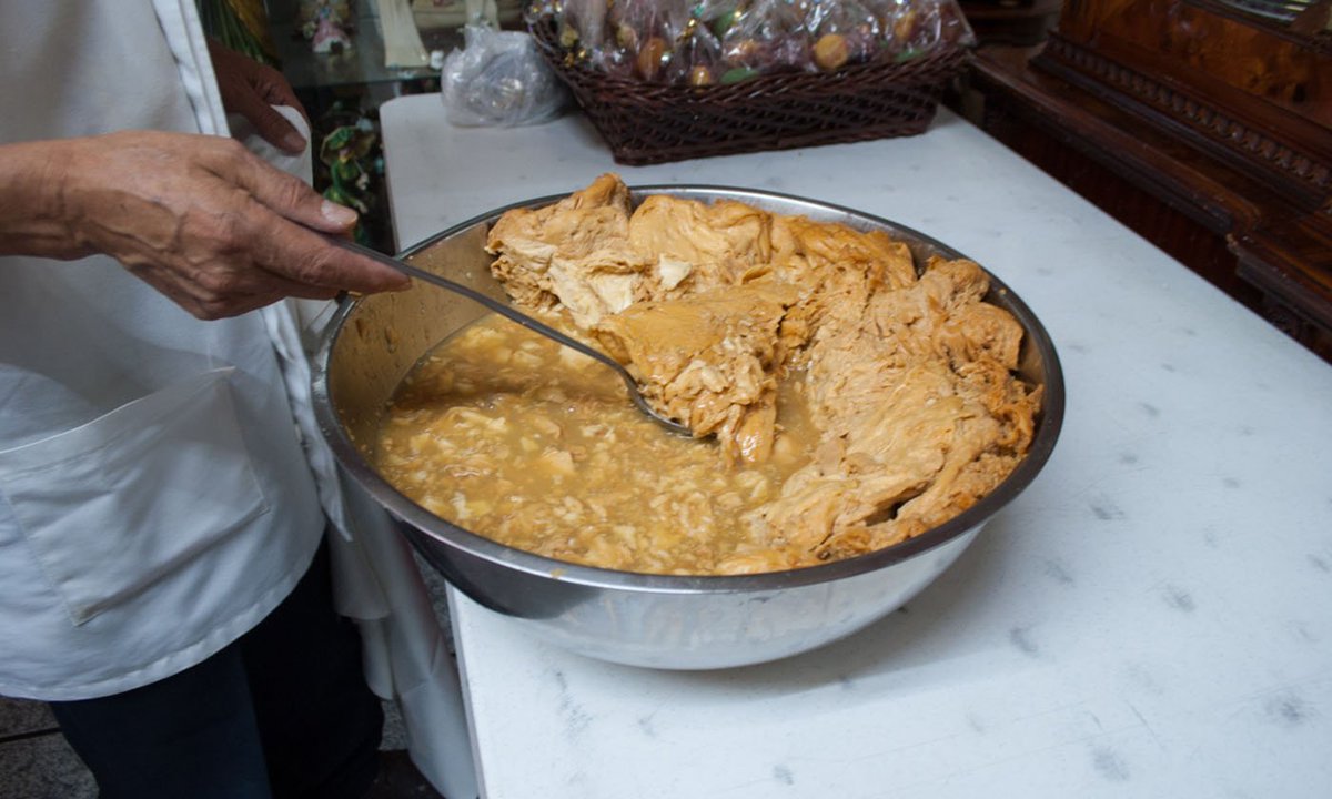 Michoacan's tweet photo. Hoy empieza el Festival del Chongo Zamorano, un dulce tradicional cuyo origen se remonta a la época virreinal. ¡Te esperamos! #SomosMichoacán 
https://t.co/0ibtl7QB47 
🗓  Hasta el 3 de diciembre.
📍 Zamora. https://t.co/YFbJorzdXC