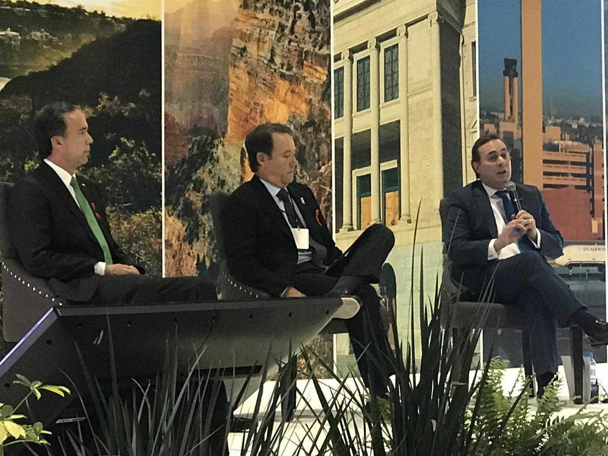 cceoficialmx's tweet photo. .@jpcastanon acompañado de @BoscodelaV y @mariosanchez_m para participar en la Reunión Anual de las Comisiones Sonora - Arizona y Arizona – México. https://t.co/HzBBwuRptN