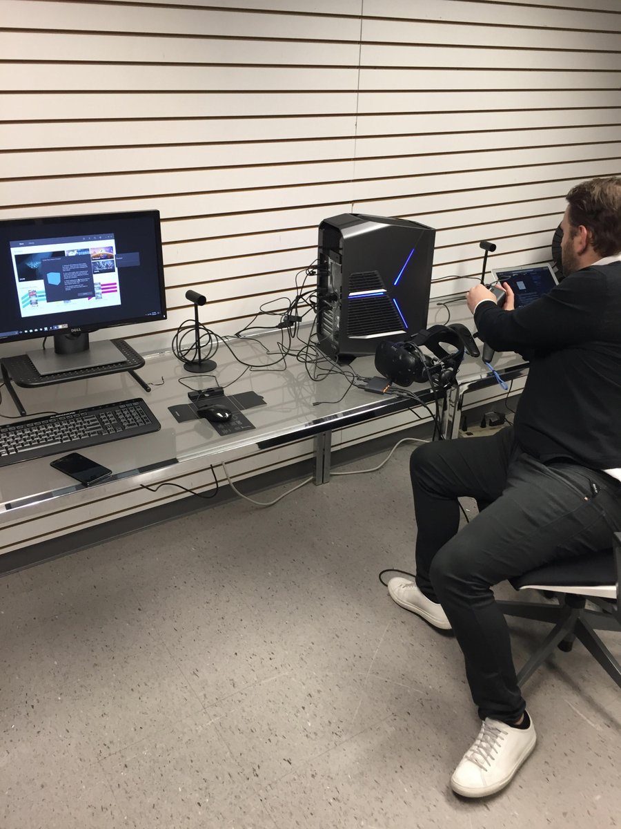 nextretailinc's tweet photo. VR Room's ready to go! @Alienware @htcvive @OculusRift https://t.co/i0ntACAme9