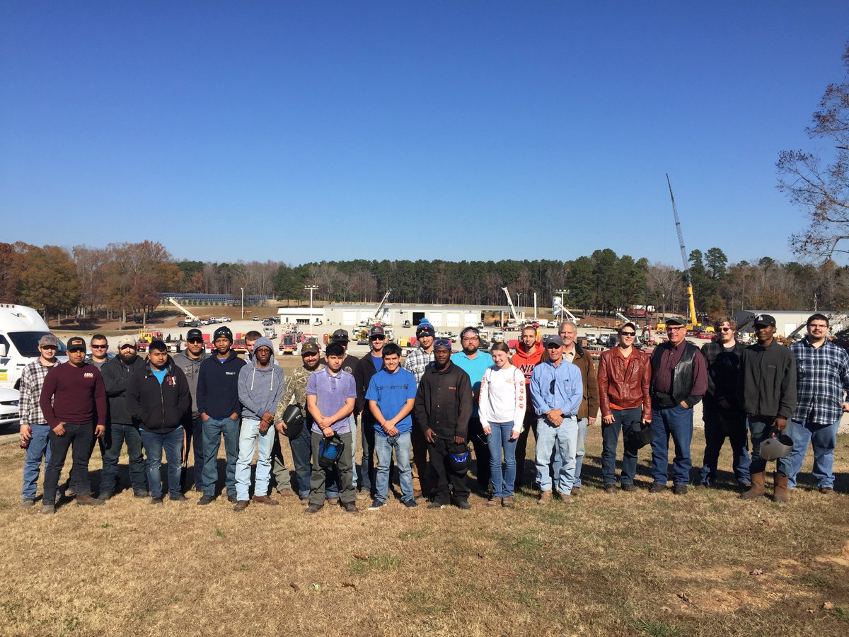 VGCCTechHire's tweet photo. Thank You #EdwardsInc for allowing our students to tour your facilities!
@VanceGranville Welding Technology students were able to go behind the scenes to learn more about Welding, Fabrication, and Pipefitting. https://t.co/4MW1NoiWV3