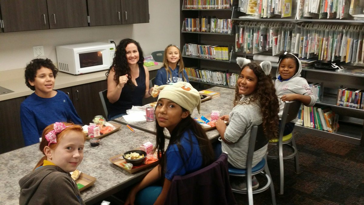LibraryTera's tweet image. Lunch bunch with the awesome Lamb Library squad! @HCPSLambES @hubofschool