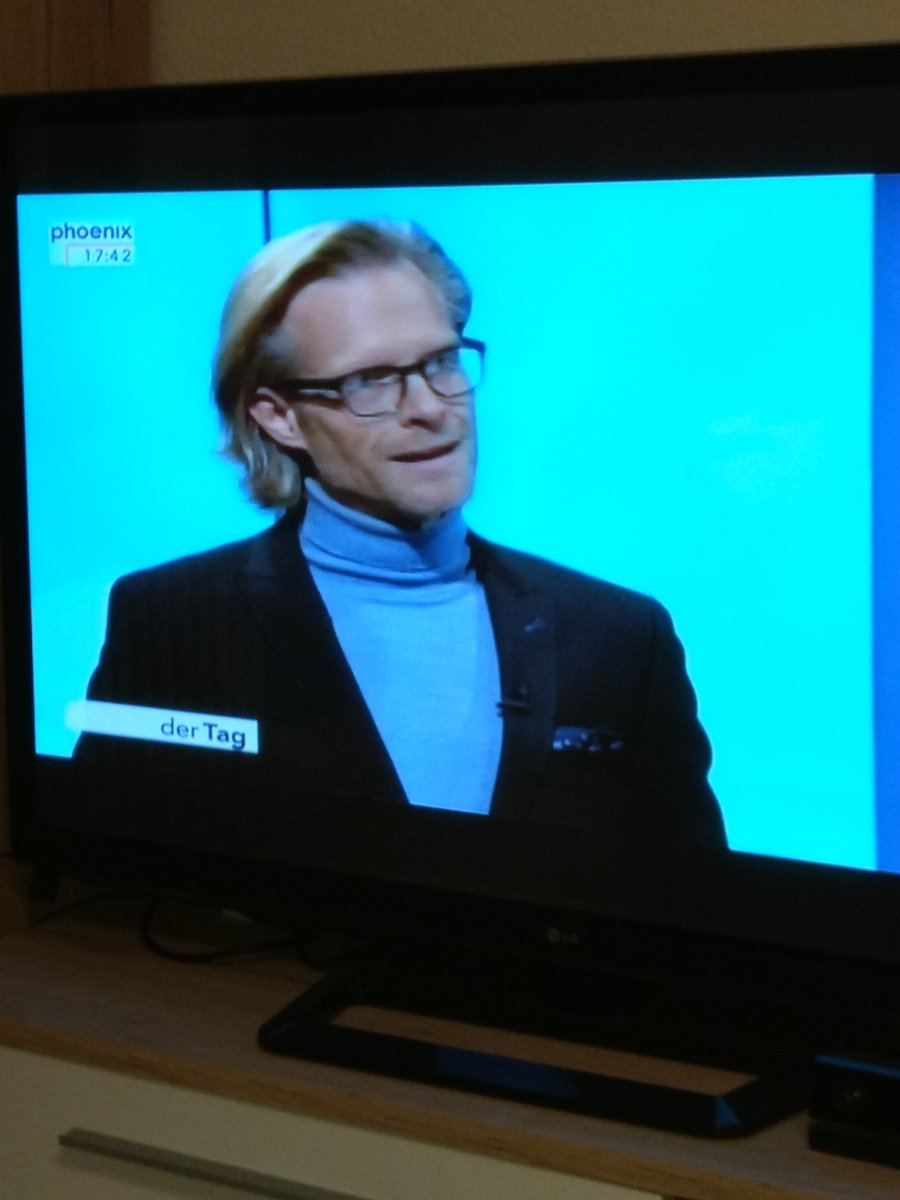 PoleDef's tweet image. Just saw drew at german Television
#giantbomb