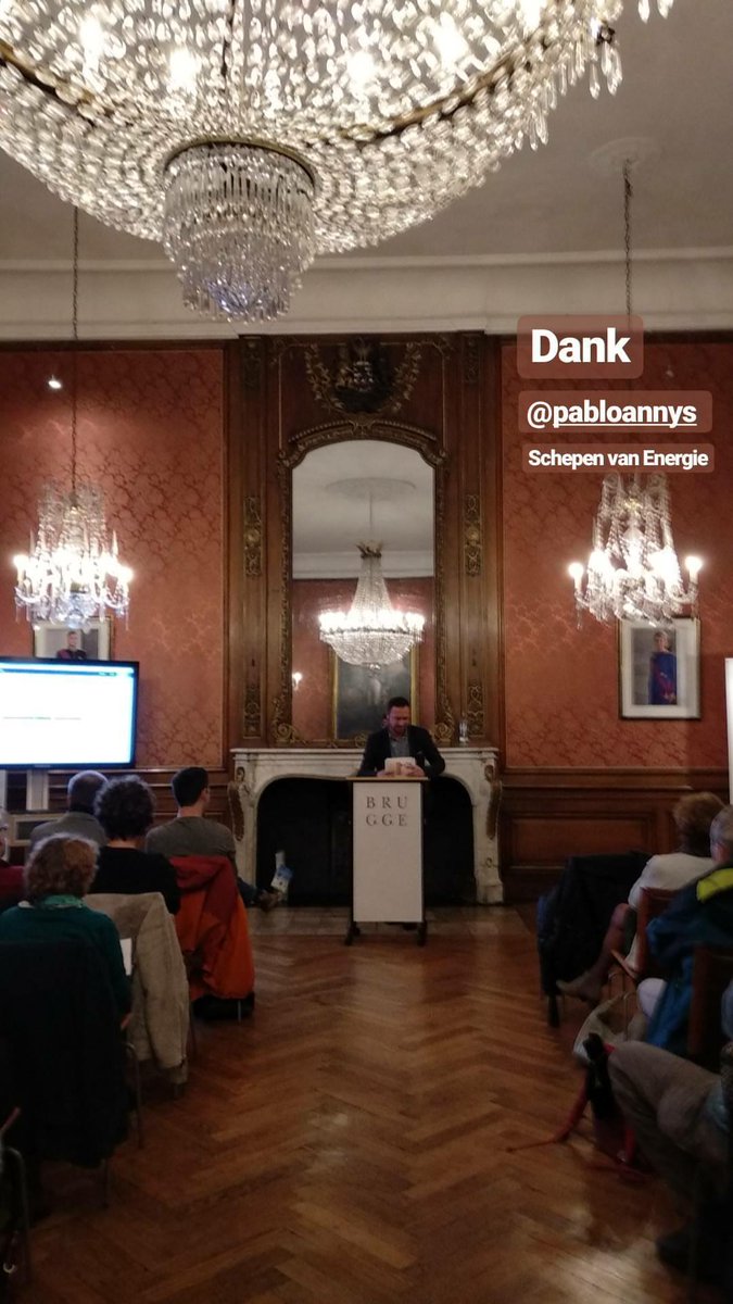 coopstroom's tweet photo. Schepen van Energie @Pabloannys kondigt @MathiasB9 en z'n boek #OpEigenKracht @Borgerhoff #borgerhoff dank aan de Dienst Leefmilieu en #KlimaatPodiumBrugge #KPB https://t.co/F7tDQOXYqW