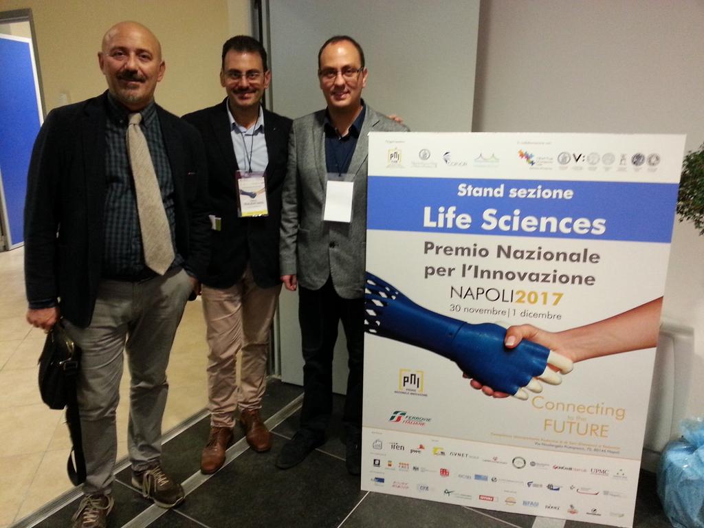 biomedical_lab's tweet photo. Siamo orgogliosi di aver rappresentato la #Basilicata con #pdwatch al @PNICube e siamo felici di aver vinto il premio "Innovazione Health Care". Lavoreremo sin da subito per cercare di migliorare ancora di più la gestione clinica dei pazienti con #Parkinson con il nostro device https://t.co/CsNE4Q6dIP