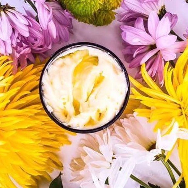 dependablesf's tweet image. Come to the #dogpatchholidaysale tomorrow from 10-6 here at DL HQ &amp;amp; other #dogpatch locales like @SFSmokestack! We’ll be hosting #popups from these amazing #local #makers : @CaliBeijaFlor, @analogmichelle, @AprilMayJewelry, @fabulatea, @foreignspell &amp;amp; #cookieandthedude.