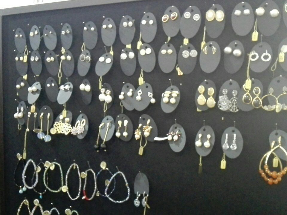 prensaok's tweet photo. #ExVMA Casa Piedra 1-2 y 3 de Diciembre
Y QUE? 
Joyas 
Angelica y Soraya https://t.co/98wwsbPeDK