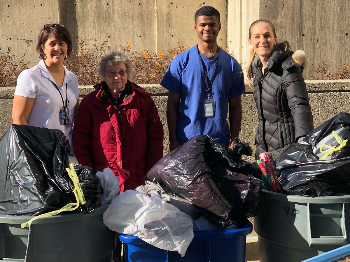 KAAIllinois's tweet photo. We appreciate the #generosity of longtime #faithpartner Morgan Park UMC for ensuring 20 kids in our #fostercare program have toys, books & clothes & experience holiday joy! #ABetterLife #MorganParkUMC #PartnersInMission #HolidaySpirit #Generosity #ThankYou #2017HolidayGiftDrive https://t.co/Z1hyrmcdZr