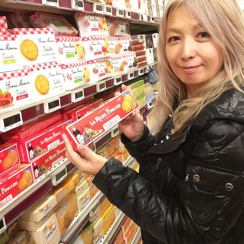 メジャートリップ フランスの総合スーパー Monoprix モノプリ でお買い物 ビスケットのお菓子 なんかも安いものもがあって お土産買うのにも活躍しそうだ メジャートリップ旅行記 フランス パリ編 更新しました T Co Xj68arhsjc