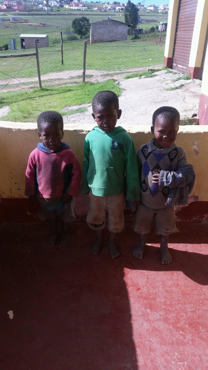 UnmovedLee's tweet photo. #CountryDuty 

Let's help these three little boys from the EC. 

Please read the Facebook post below for details 

C.c @tumisole https://t.co/3I4bcAhhdN