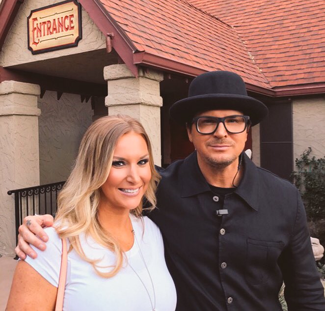 ShereeSki81's tweet photo. Itβs been 2 weeks since my visit to the @hauntedmuseum and Iβve dreamt about @Zak_Bagans EVERY NIGHT since...is this normal?? #seriouswithdrawals #shouldIgoback #takemeonaninvestigation https://t.co/VoUYVMpG7k