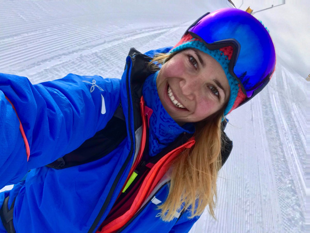 AlbaDeSilvestro's tweet photo. Ultimo giorno a Corvara😉 bello ma bello freddo😅 @dynafitNA @VisionOfEmotion #speedup #visionofemotion https://t.co/WPwV6eApm7