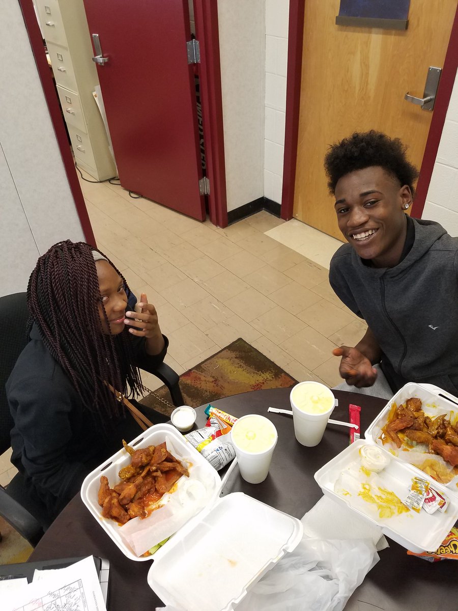 oms901hawks's tweet photo. Enjoying lunch with the Homecoming King and Queen!! https://t.co/MRKqt8AbDe