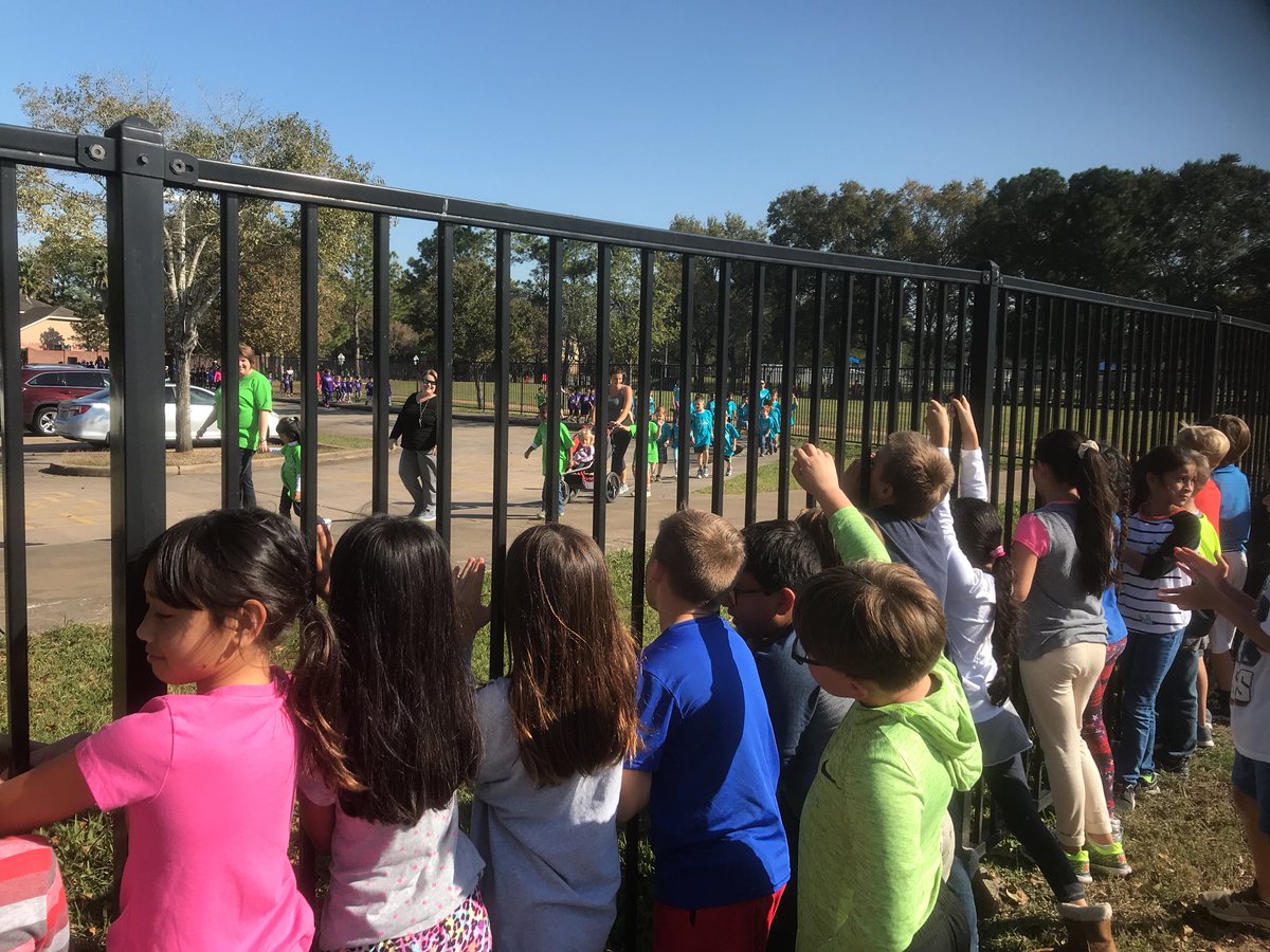 Third grade cheering on K-2 at the end of their Diabetes walk! Ward stars showing great character! <a href="/WardStarsCCISD/">Ward Elementary</a>