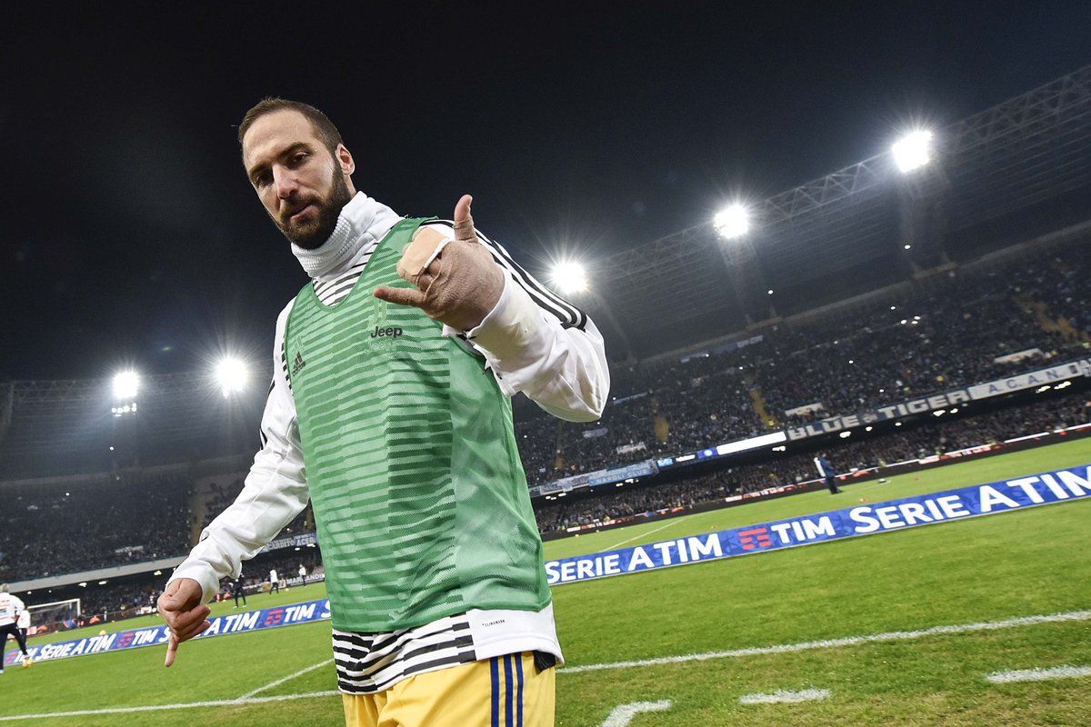 juventusfc's tweet photo. 🤙🤙🤙

#NapoliJuve 🏳️🏴 #FinoAllaFine https://t.co/1XfS9RYbAo