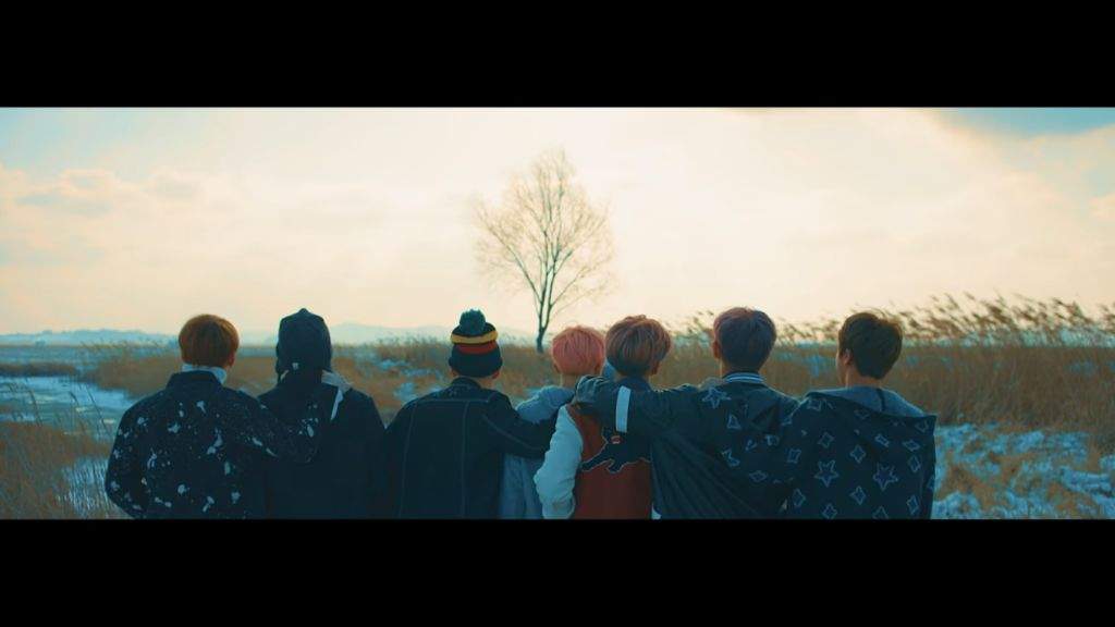 flwrpjm7's tweet photo. Not even mnet could deny the beauty that is the Spring Day mv #SpringDayBestMV #2017MAMA https://t.co/jaYQEFEHEu