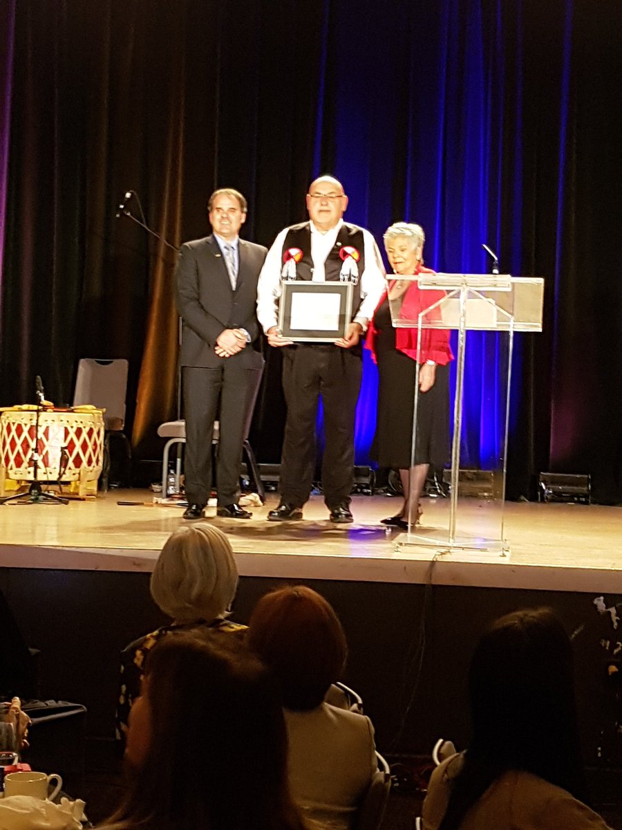 seiler_karin's tweet photo. Congratulations Lorne Belmore #WinnipegSD  recipient  of #Indspire#National Gathering Leadership Award. https://t.co/36L3hLSMZL