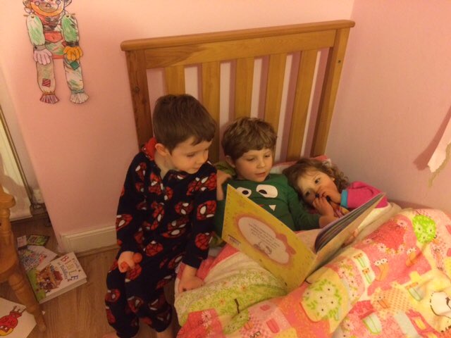WBurghPrimary's tweet photo. Gordon reading with his siblings. #BookWeekScot #WillybugsRead #BookDares Hopefully that carries on beyond #BookWeekScot https://t.co/4Vm4gQu4vR