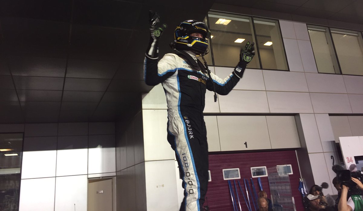 The 2017 <a href="/FIA_WTCC/">Shelby Benton</a> champion! 🇸🇪🏆🏁