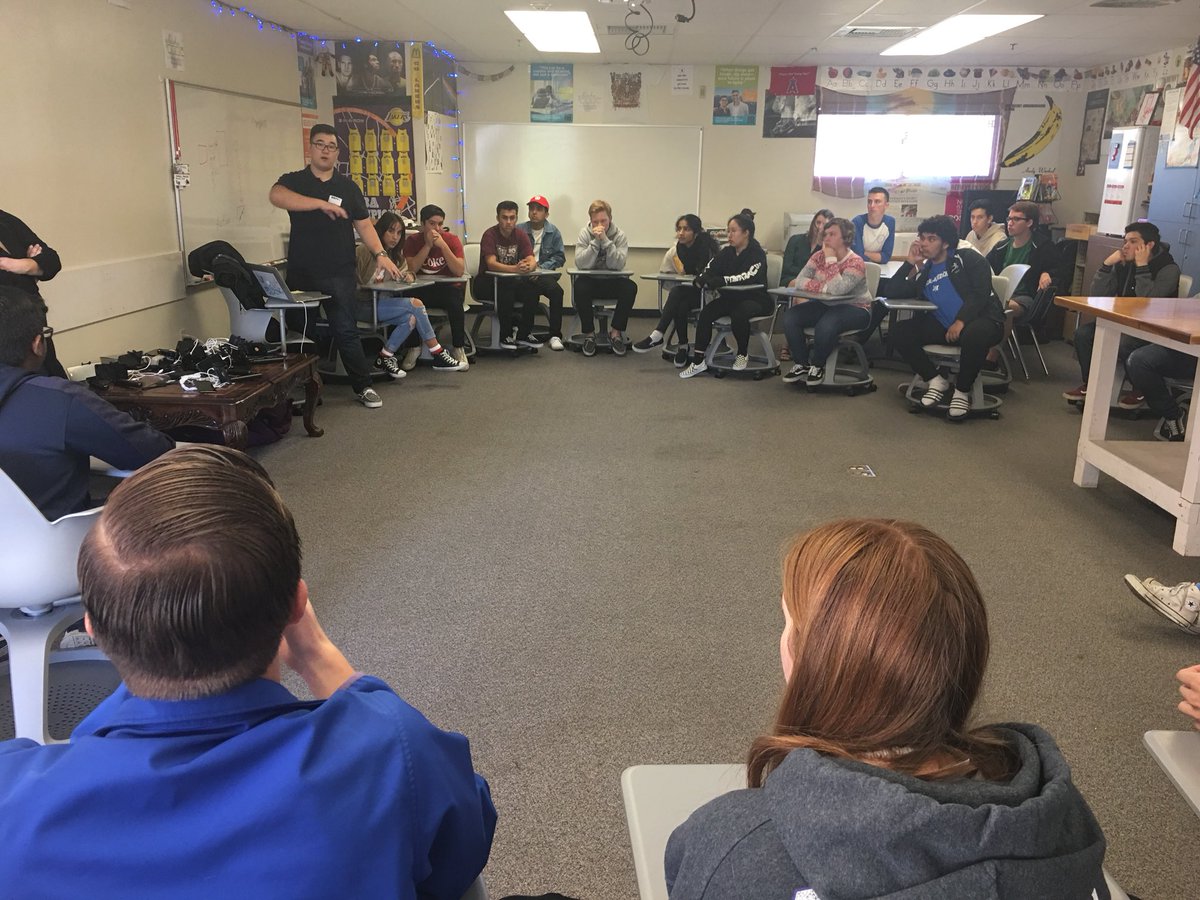 LHHSCompSci's tweet photo. @LaHabraHS #APCSP Ss enjoy a #GoogleExpedition followed by a great discussion with Google rep about what the tech looks like under the hood. #CSforAll https://t.co/7k34EuA6B8