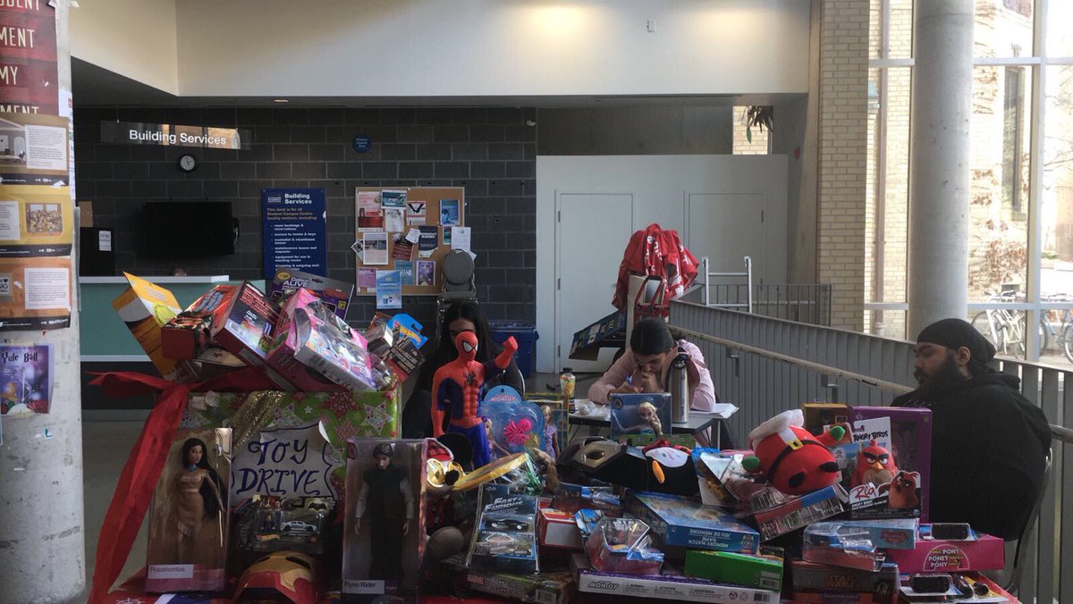 SAA_Ryerson's tweet photo. S/O to everyone who made this toy drive a success the past 3 days. #RYELOVE 💙💛💙💛 https://t.co/niiFonJ2km
