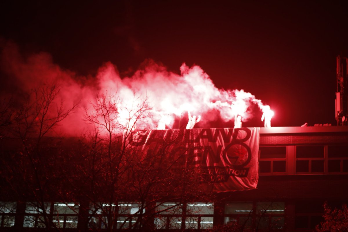 Jenado17's tweet photo. @enough14 @syndicalisms @RRYrevolucion @eatps_ @InsurrectNews Antifa Demonstration with 1000+ in Hannover now against AfD Nazis. Tomorrow Bloc the afd meeting. https://t.co/KXy103FdOs