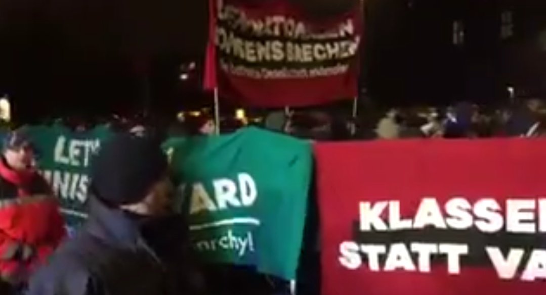 Jenado17's tweet photo. @enough14 @syndicalisms @RRYrevolucion @eatps_ @InsurrectNews Antifa Demonstration with 1000+ in Hannover now against AfD Nazis. Tomorrow Bloc the afd meeting. https://t.co/KXy103FdOs