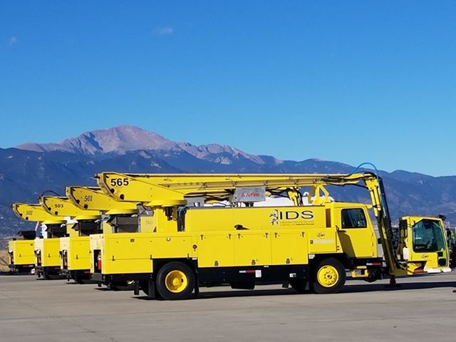 Integr8dDeicing's tweet photo. Blue skies in #ColoradoSprings this morning! #COS #IDS @COSAirport @Integr8dDeicing https://t.co/pLPTtaZBGB
