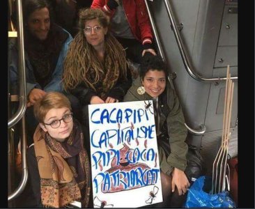 GermainSoufflot's tweet photo. D'un côté le féminisme dans les années 1970, de l'autre celui des années 2010 ! Comment le niveau intellectuel de cette lutte a pu descendre si bas ? https://t.co/zOlYu6ukLI