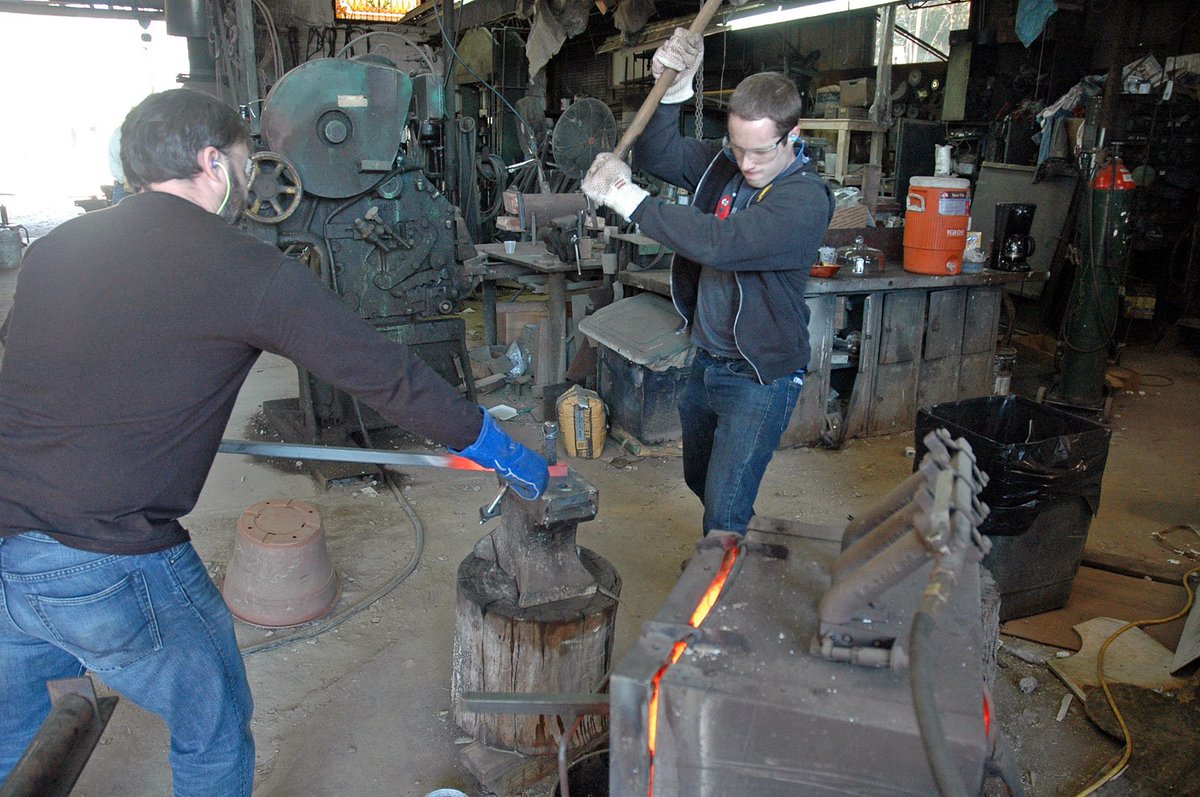 Tool-Making Blacksmith Workshop @KaviarForge March 10/11, 2018 craigkaviarforge.com/blacksmith-cla… … #blacksmithtools #blacksmithclass #blacksmithworkshop #kaviarforge