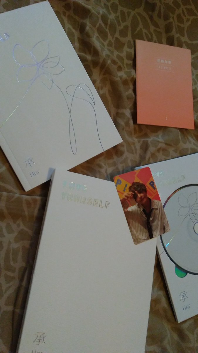 LeeTaeminieLove's tweet photo. CHEGOU MEU LY
TO EMOTIVA
OBRIGADA @Min_Store 💞❤❤❤❤❤ https://t.co/HZmd2D0Z9C
