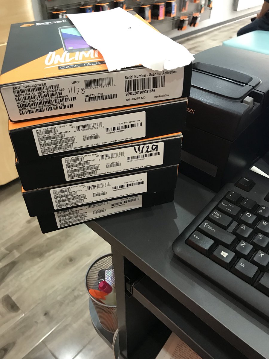 Jetwirelessgrp's tweet photo. Jet El Monte 5for100 Bogo promo in action! #ditchtmobile @Alicia_SPG @DonovanSeb_SPG @Mel_Marceco https://t.co/RKkGAzs477
