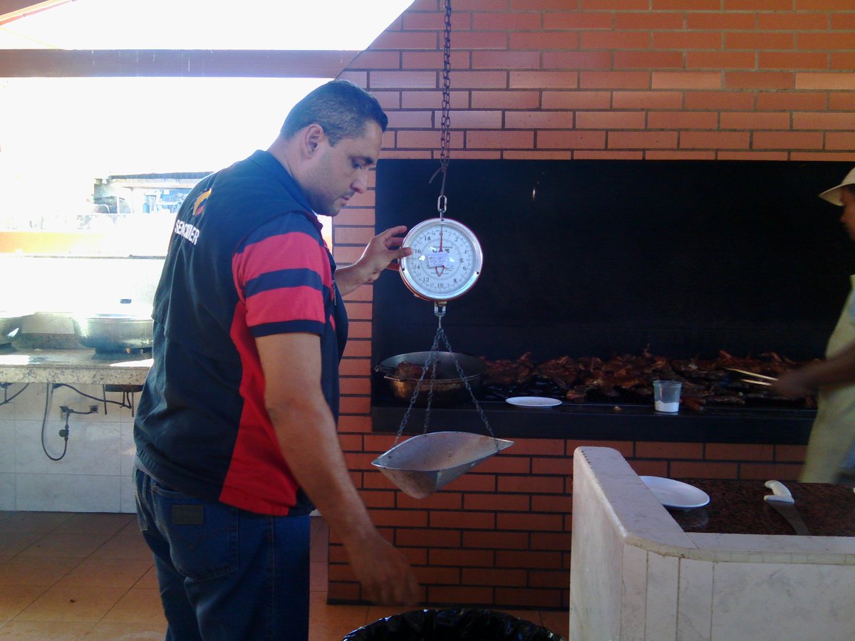 RGInsular's tweet photo. #Sencamer dando respuesta a los servicios de nuestros usuarios en colocación de marca de verificación en El Caney de Felo, C.A. mcpio Maneiro. https://t.co/w4w1g6NV3d