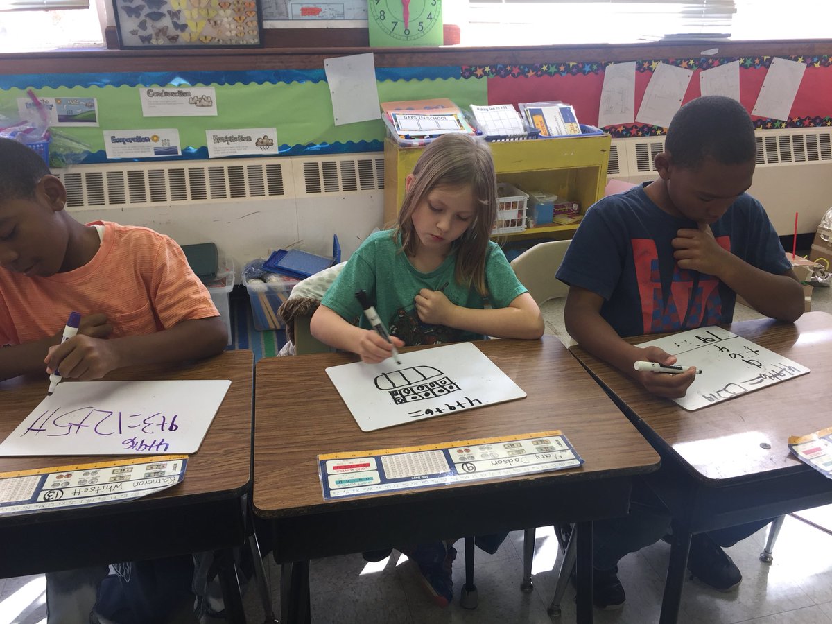 Pittmankb12's tweet photo. Second grade using different strategies taught this year to solve math problems. Excellent number talk signals friends! #numbertalk #mathematicalpractice https://t.co/yBZk9GYiuK