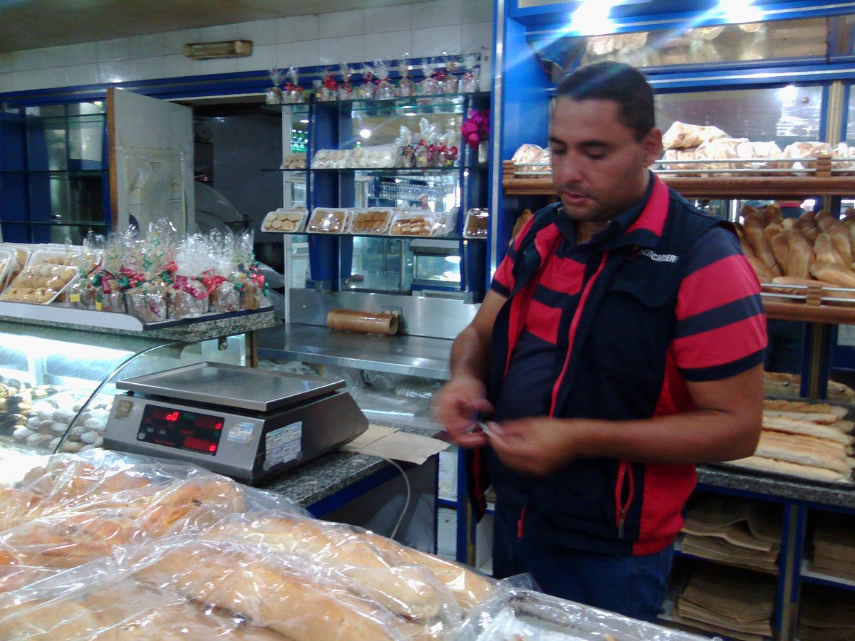 RGInsular's tweet photo. @Sencamer_ colocando marca de verificación de instrumento de medición en Panadería y Pastelería Bolívar, C.A. en mcpio Mariño velando por el bienestar de nuestro pueblo. https://t.co/0JmqCZuKaf