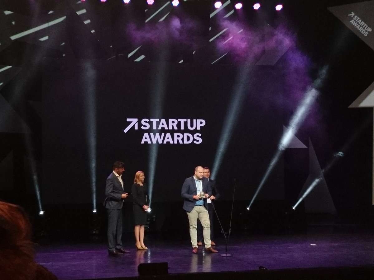 FutureNowConf's tweet image. And the #ChallengerAward goes to... Decent! 💪💡Congratulations!! 🏆

#futurenow17 #startupAwardsSK #congrats