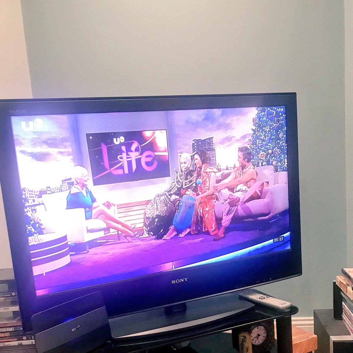 Home from rehearsals just in time to catch <a href="/RhydianMusic/">Rhydian Roberts</a> <a href="/NadiaForde/">Nadia Forde</a> and <a href="/jakecartermusic/">Jake Carter</a> on <a href="/UTVLife/">UTV Life</a> promoting our fab Panto #TheSpectacularAladdin #AladdinSSEArena