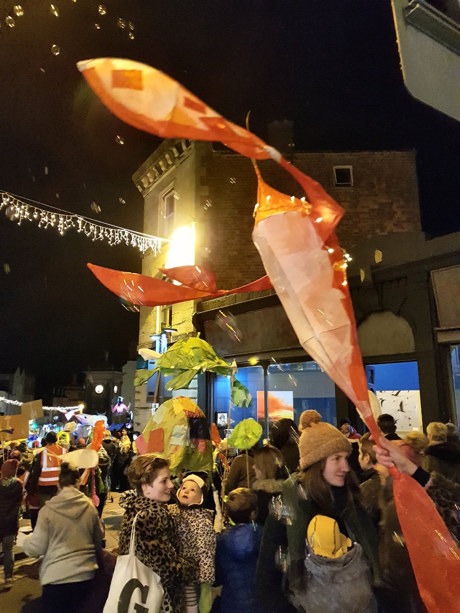 MRedmagster's tweet photo. #OnlyInStroud can the Christmas goodwill evening and light switch on include a paper lantern lobster catching soap bubbles. Love my hometown ๐ค #Stroud https://t.co/llaUVhOBfF