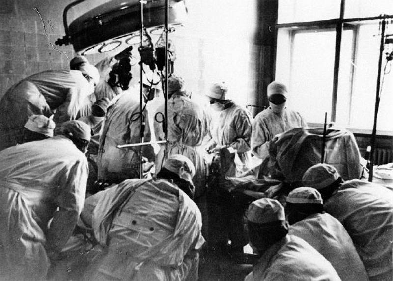rtve's tweet photo. Se cumplen 50 años de un hito de la medicina: el primer trasplante de corazón realizado con éxito @EParentesisR5 entrevista al doctor Caralps, el primero que lo practicó en España https://t.co/8CHsUWECrE https://t.co/GPrfvDtIhT