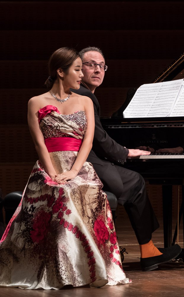 Solti_Accademia's tweet photo. It's not often #JonathanPapp is taken by surprise! #HyesangPark
Picture from our Gala Concert in #VictoriaHall @VilleDeGeneve. #CliveBarda https://t.co/1pbxxJ22v7