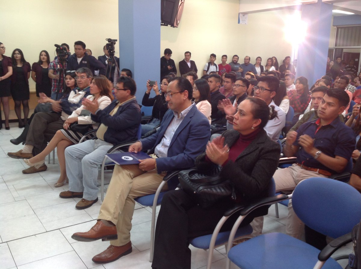 e_unach's tweet photo. La responsabilidad del periodista de tratar la información con veracidad y contextualización política, económica y social, en la conferencia "Periodismo Deportivo: Narración Deportiva y Transmisiones de Fútbol", con @eduandinoe https://t.co/0KhDUAMPUs