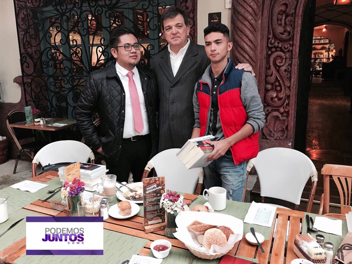 XavierGZirion's tweet photo. Un gusto convivir con John y Roberto los ganadores del concurso sobre el #MedioAmbiente  que me llevaron sus propuestas para mejorar la calidad de vida de los capitalinos #PodemosJuntosCDMX https://t.co/AG2hyAfec4