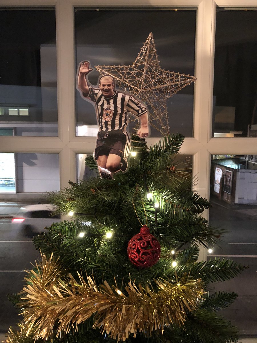 AJCarter91's tweet photo. Missus told me to get an angel for the tree, so obviously there was only one angel worthy... the angel of the north!! @alanshearer https://t.co/9ir9kZRXpV