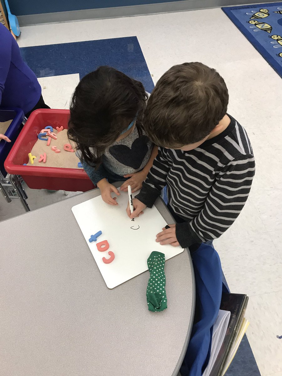 syracuselatin's tweet photo. Collaboration in @MsMcIntyreSL Kindergarten today. Working together to find letters that make real and nonsense words! #SCSDSuccess @SyracuseSchools https://t.co/eb9jEvJ9QA