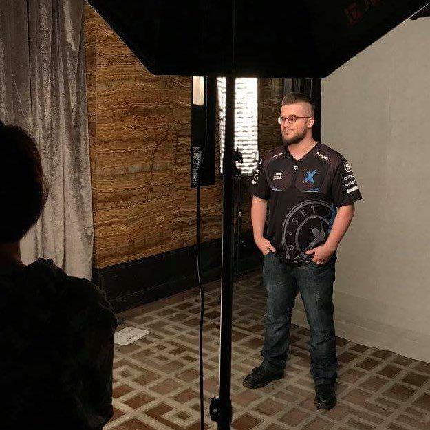 Lazarus's tweet photo. Happy birthday to the manliest man of men @StDxFam0usx
A quintessential part of our @CrossFireOnline Pro team #GOStDx & a great guy to surround yourself with.
John is a talented pro player with massive skill in game but humble, caring & thoughtful in real life.
Happy bday 🎂 https://t.co/Cjgce7DGzA