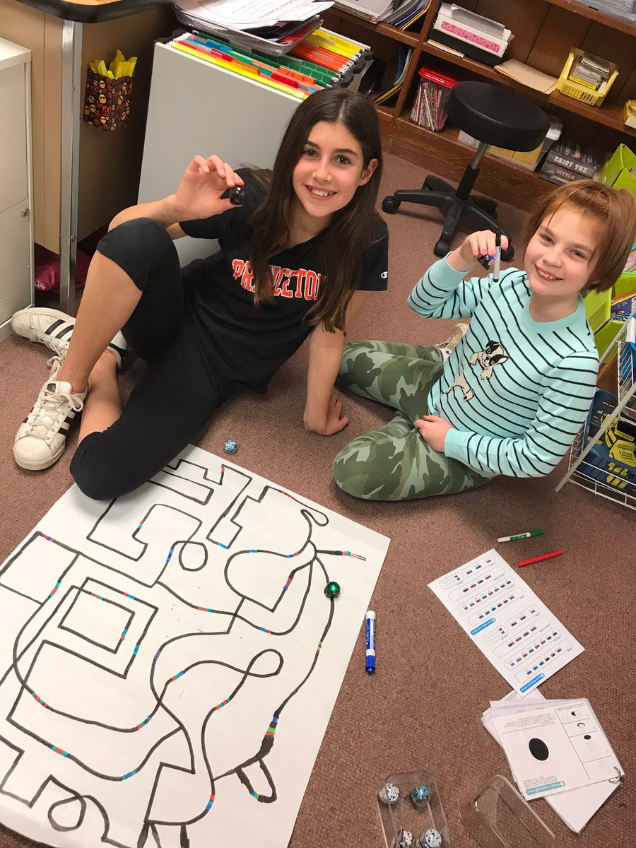 MrsP106's tweet photo. 5th Grade Ozobots https://t.co/n1Uxwclb1l